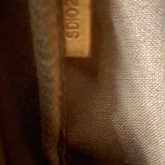 Louis Vuitton POCHETTE ACCESSOIRES - Picture 3 of 12